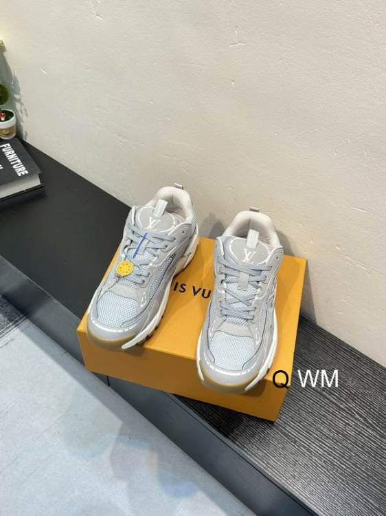 Picture of Louis Vuitton Shoes _SKULVsz38-45WM060112643